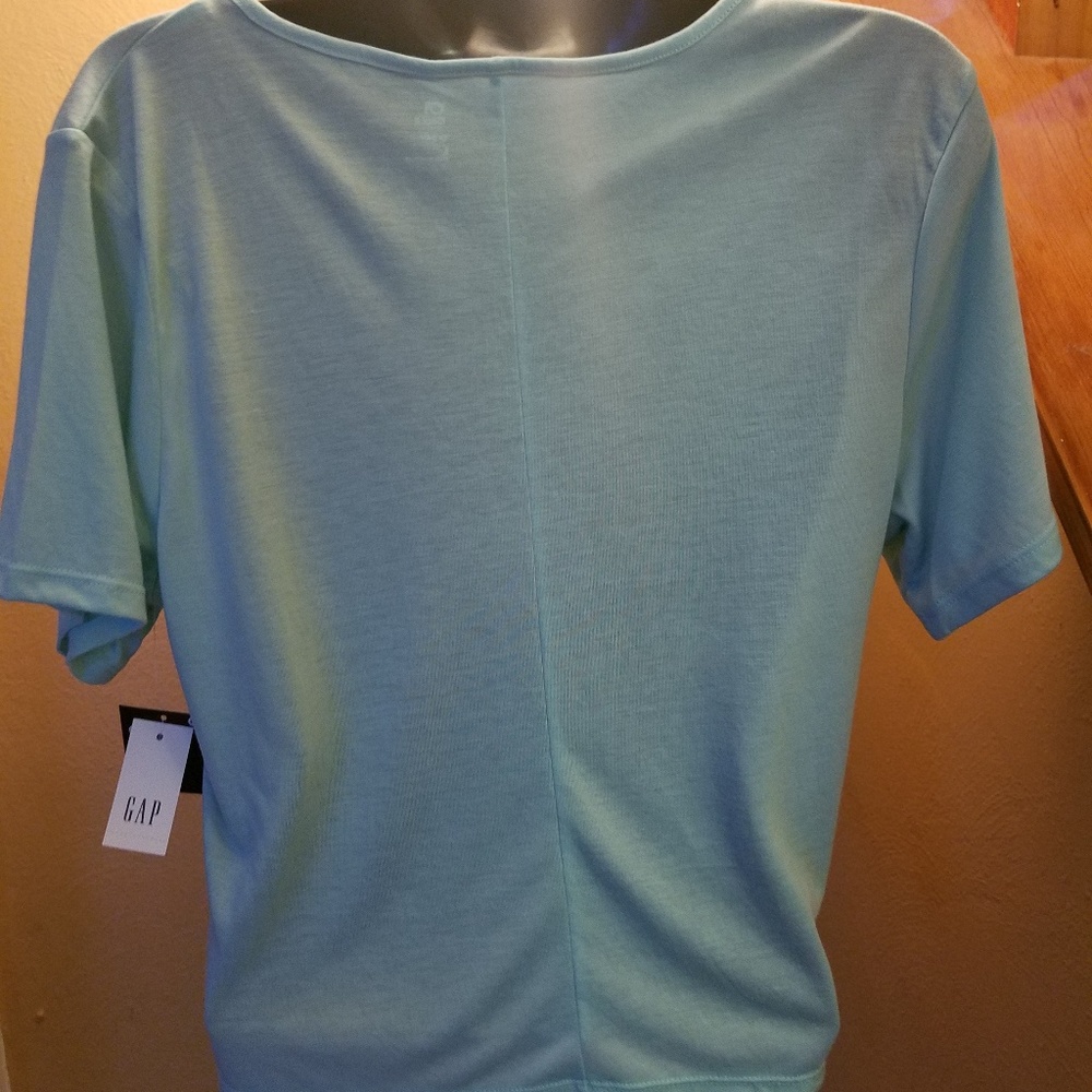 🧘‍♀️🤸‍♀️⛹️‍♀️🚴‍♀GapFit DRY by GAP Workout Shirt - Picture 5 of 8
